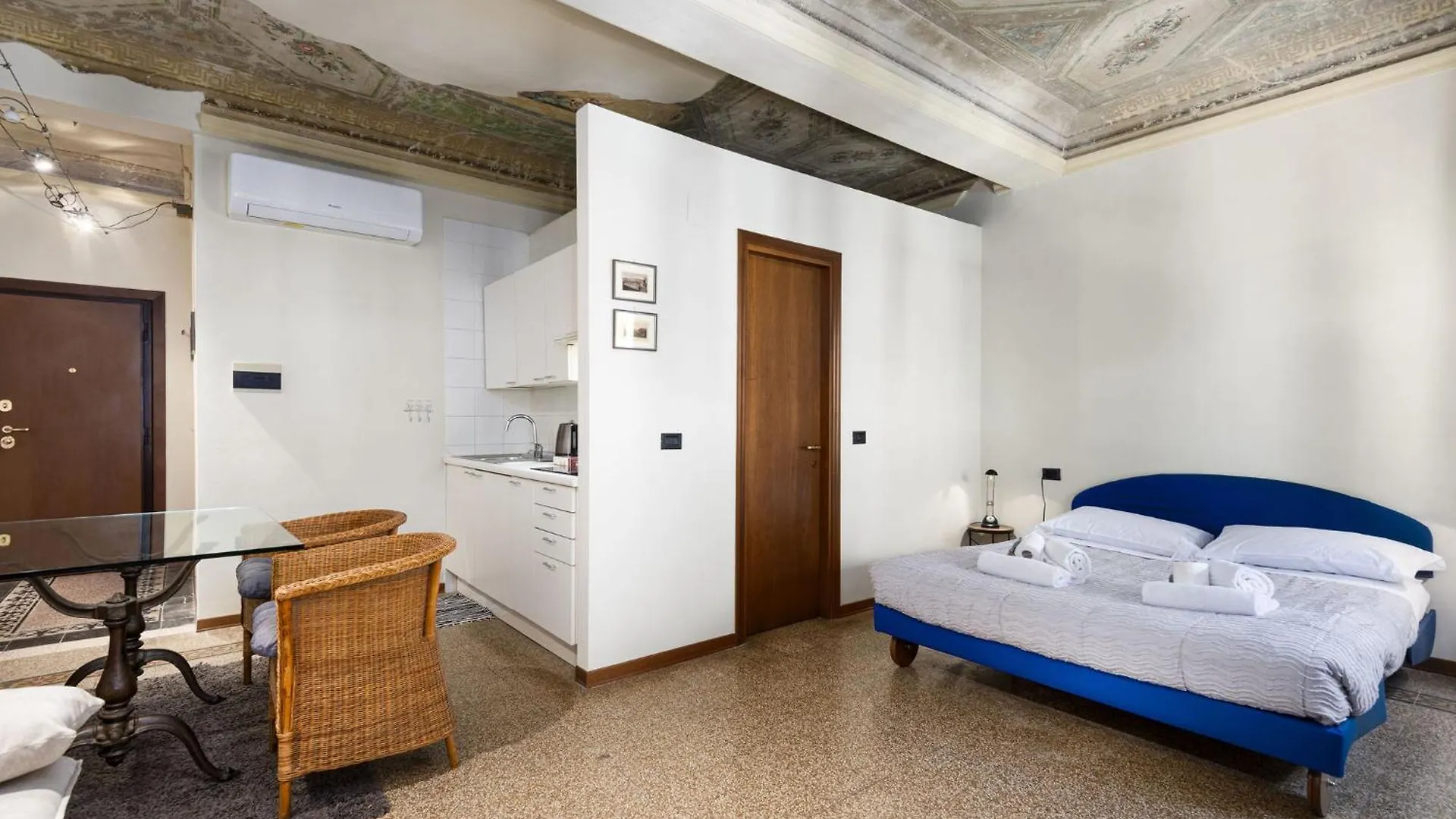Unyca - La Loggia Suite 0*, Florence Italy